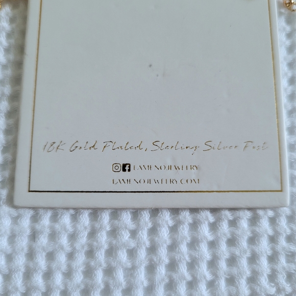 La Meno Saturn🪐 Heart❤ Cascading Earrings - Picture 8 of 16